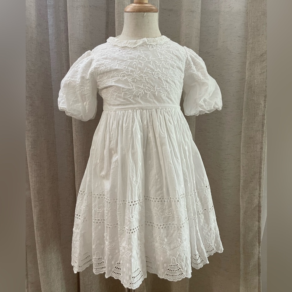 Petite Amalie White Lace Dress